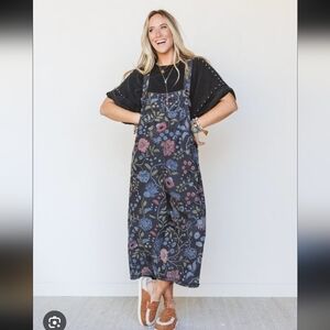 NWOT Three Bird Nest High Hopes Slouchy Cropped Overalls Black Floral Denim M